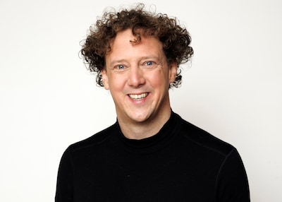 Jochem Myjer haalt 162.964 euro op met benefietvoorstellinge