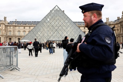Snoeihard rapport  over Louvre, betere beveiliging gaat nog jaren duren: ‘Tempo schrikbarend traag’