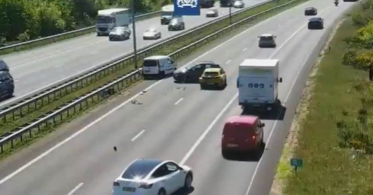 Ongeluk met drie auto’s zorgt voor veel vertraging op A50 vanuit Apeldoorn