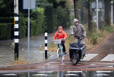 Flinke buien en mogelijk onweer op komst, maar in het weekend laat de zon zich weer zien