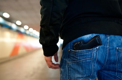 Politie lokt verdachte van afpersing naar hotelparkeerplaats, daar grijpt arrestatieteam in