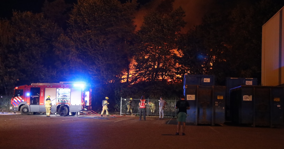 Brand op industrieterein De Flammert in Bergen