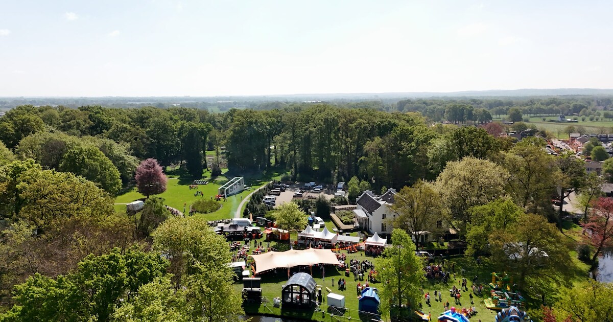 Park Huis Scherpenzeel barst van de activiteiten tijdens Koningsdag: van straattheater en muziekoptr