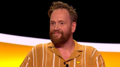 Vlaamse Slimste Mens laat publieksopwarmer meedoen en die speelt finalisten een voor een weg