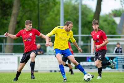 Twee penalty’s in bizar slot Roda’28 tegen Alverna • Trainer Jan Oosterhuis volgt zijn club vanuit V