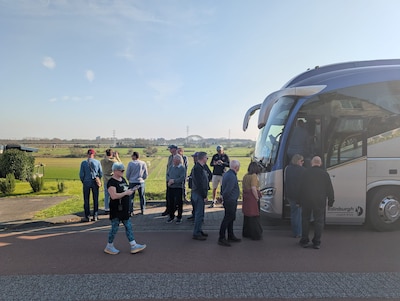 Huh? Wat doen al die Britten ineens voor de deur? ‘Gebeurt wel vaker, heb geen idee wat het precies is’