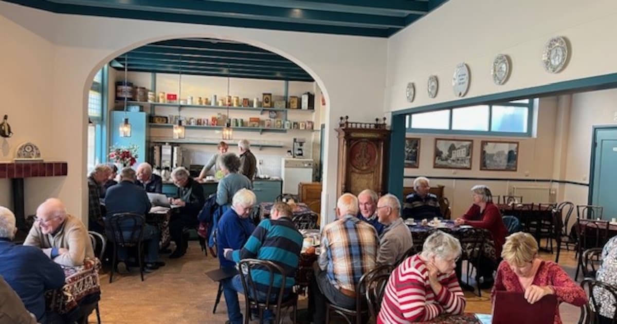 Plaatjes ruilen in HVOB Café Bennekom