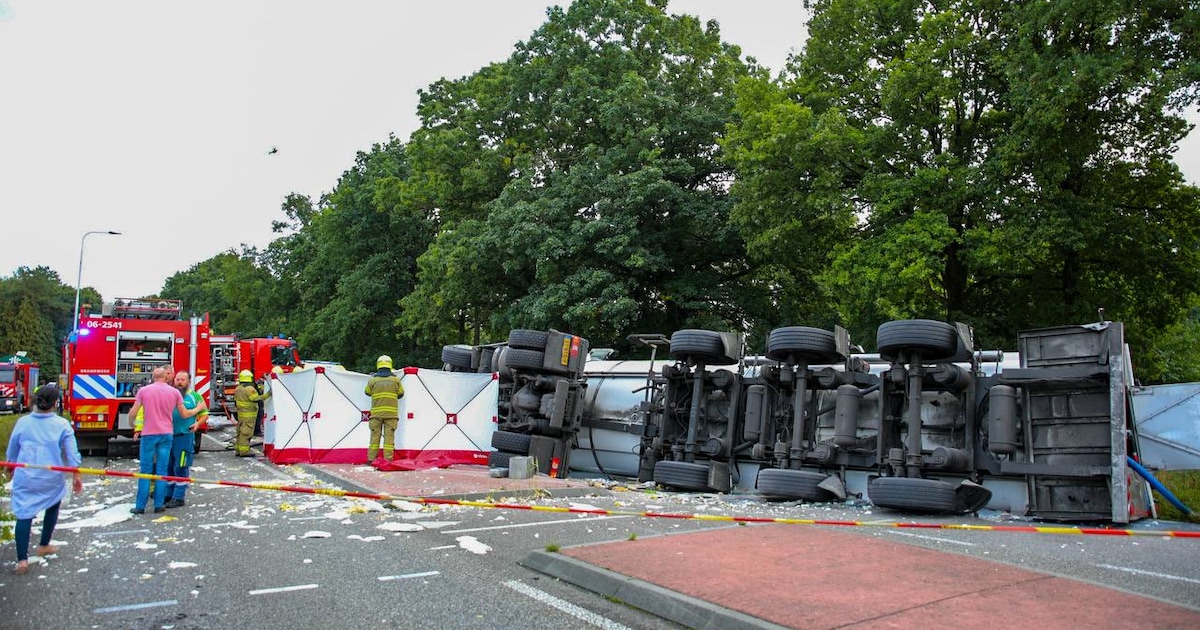Jongen uit Ermelo overleden bij ongeluk met tankwagen bij Uddel, vier gewonden naar ziekenhuis.