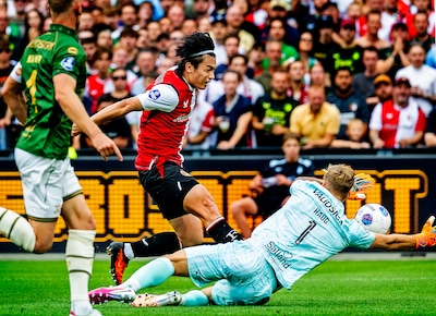 Ayase Ueda heeft alleen Dirk Kuyt en Graziano Pellè nog voor zich, historische valse start van topclubs en keeper als assistkoning