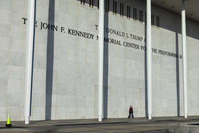Trump sluit Kennedy Center voor omvangrijke renovatie na golf van annuleringen