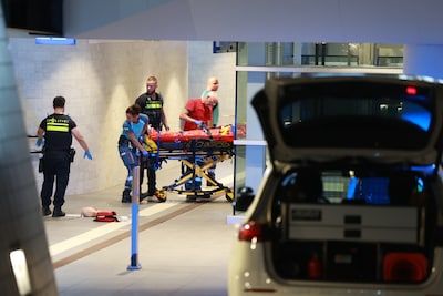 Boven aan de stationstrap gaf Artur een klap, nu wordt hem poging tot doodslag verweten