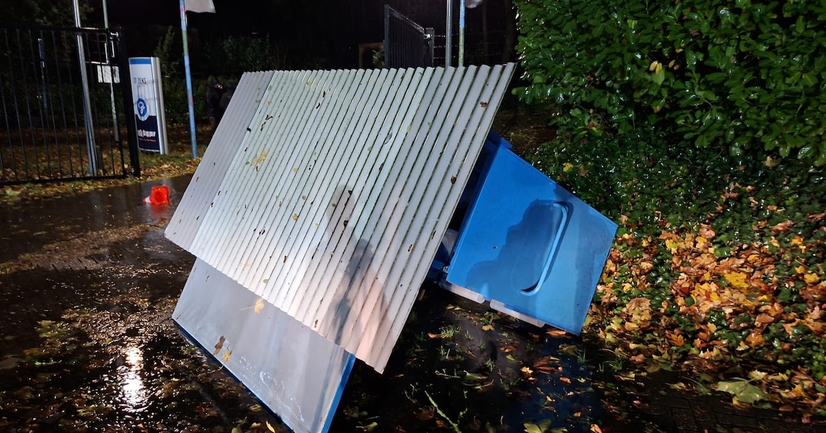 Parkeerwachter gewond door omwaaiend bushokje