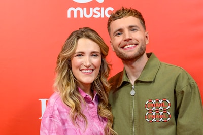 Suzan & Freek winnen popprijs: ‘Stempel gedrukt in tijd waarin hun eigen leven een gitzwarte wending kreeg’