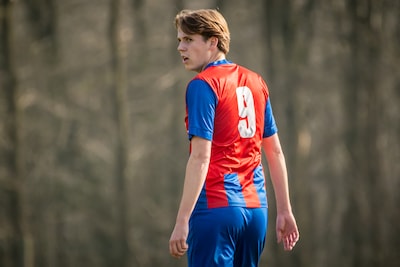 Voor Jop (21) is de grap van zijn schoonfamilie nu realiteit: ‘Als je weinig speelt, ga je nadenken’