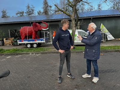 De Stokhorst in Groessen krijgt olifant op bezoek: ‘Stuk groter dan gedacht, maar de klanten vinden 