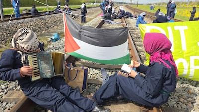 de-demonstratie-is-in-volle-gang-op-de-betuwelijn