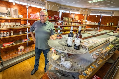 Schuldbewuste ondernemer Dik moet van verhuurder weg uit zijn winkel: ‘Ik ben geen heilige’