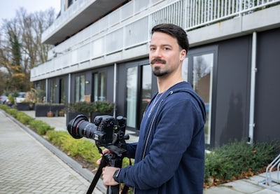 ‘Wietplantages op zolder en sm-kamers’, ondertussen denken mensen dat het werk van Funda-fotograaf Bart saai is