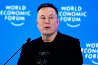 Elon Musk is bijna helft van zijn vermogen (1,33 biljoen) kwijt sinds piek