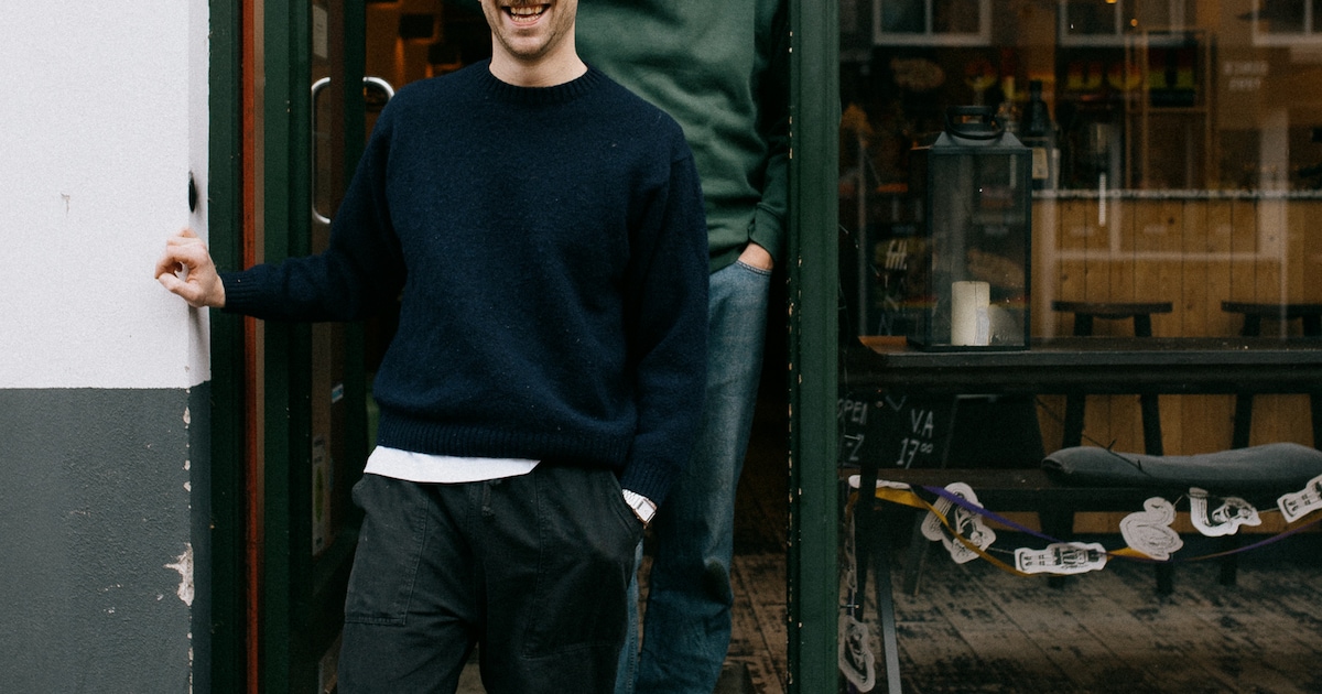 Daan en Julian openen nieuw houtovencafé Kool in voormalige zaak van Desem