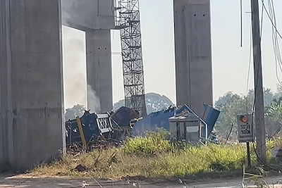 19 doden en 80 gewonden nadat bouwkraan op passerende trein valt in Thailand