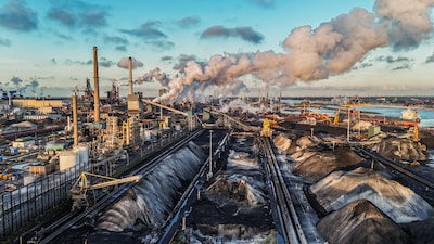 Omwonenden Tata Steel claimen bij de rechter 1,4 miljard euro voor alle schade die de fabriek heeft aangericht