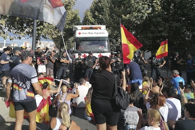 Ceuta is een kruitvat: bewoners keren zich met geweld tegen migranten die er sinds een maand verblijven