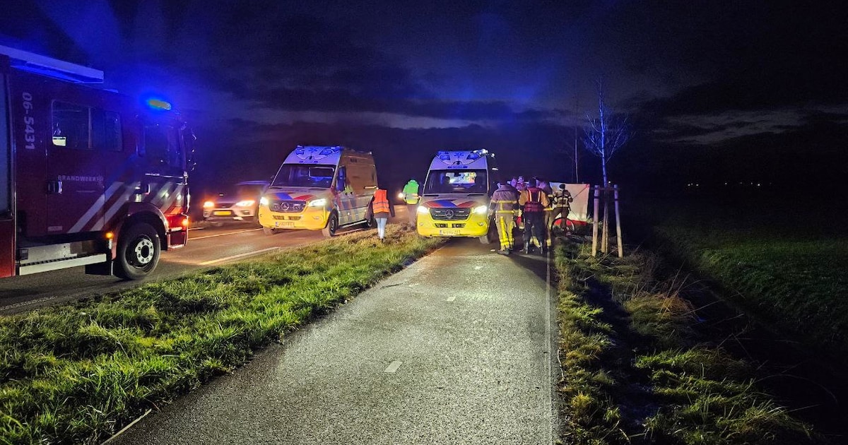 Fietsster vindt meisje in sloot, omstanders reanimeren; ingevlogen trauma-arts gaat met spoed mee na