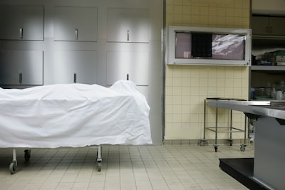 Michel lag al 14 jaar in Frans mortuarium, niemand miste hem: ‘Ergens is iets heel erg misgegaan’