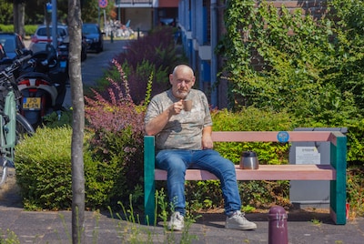 Na jaren rondzwerven heeft Pieter (63) eindelijk een eigen woning, al ging dat niet zonder slag of stoot