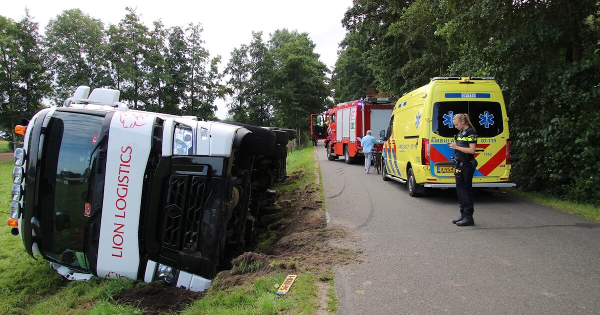 Vrachtwagen kantelt in Lunteren: chauffeur gewond | 112 nieuws Ede | De ...
