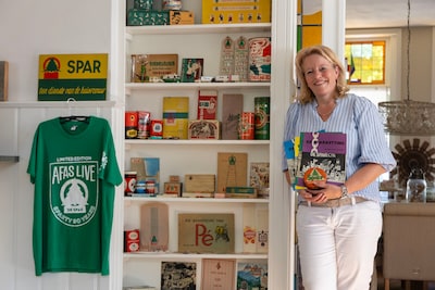 Jacqueline verzamelt werkelijk alles van deze supermarkt: ‘Ik houd van oude ‘rotzooi’’