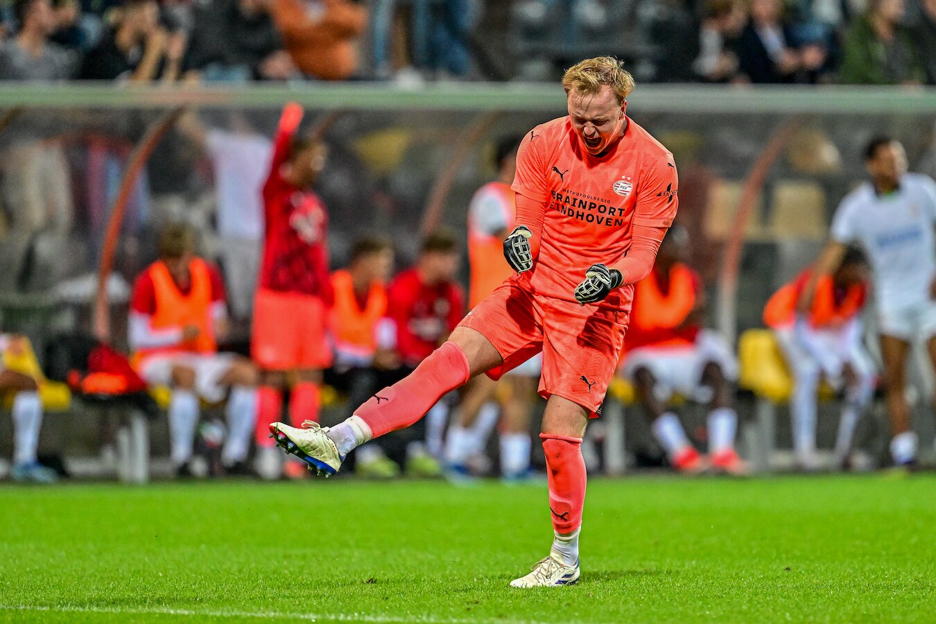 Keeper Niek Schiks van PSV vertelt hoe hij de top wil halen: geen grote ...