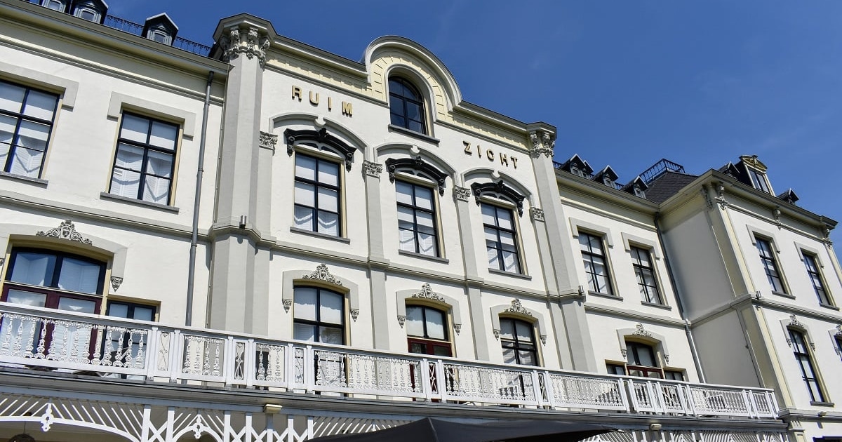 De Graafschap steunt Stichting Paviljoen De Strang met haringparty