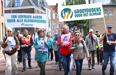 De zingende Grootouders voor het Klimaat deden me aan het Titanic-orkest denken