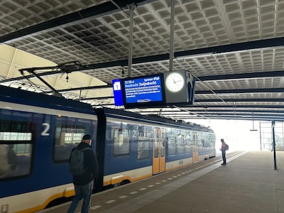 Landelijke storing bij NS voorbij: informatie op borden bij stations weer te zien