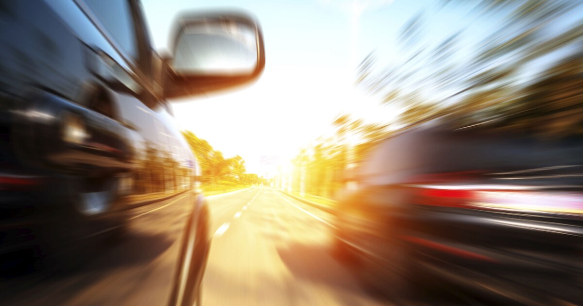 Bestuurder (19) denkt file te omzeilen en scheurt met dik 120 per uur over parallelweg A59: rijbewij