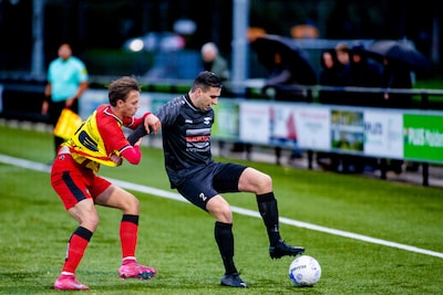Hattrick Kizir, AWC haalt uit • Leones onderuit tegen puntloze hekkensluiter