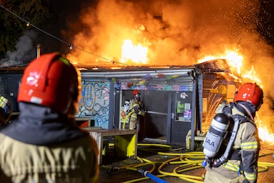 Buurtbewoners aangeslagen na verwoestende brand in buurthuis Parknest