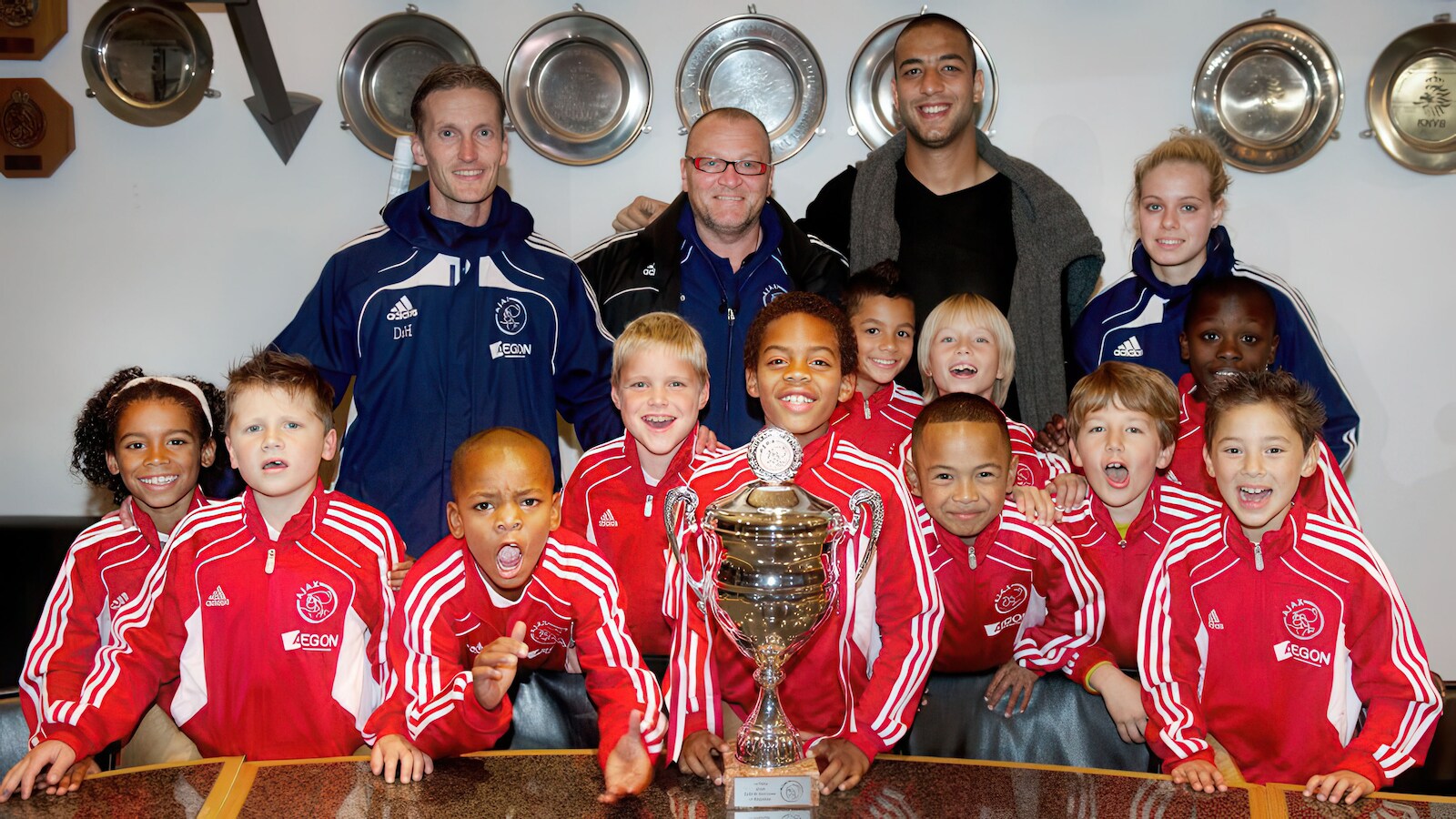 Al jaren delen Brian Brobbey en Kenneth Taylor lief en leed: samen bij ...