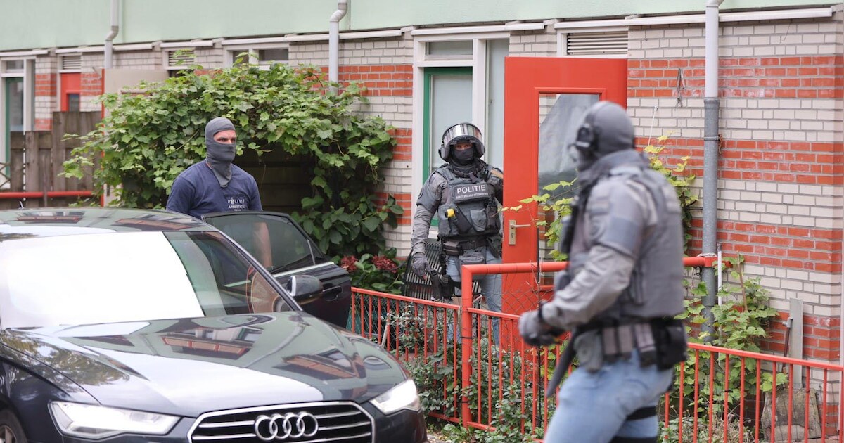 Politie doet inval bij woning in Arnhem én pand in Huissen, één persoon aangehouden