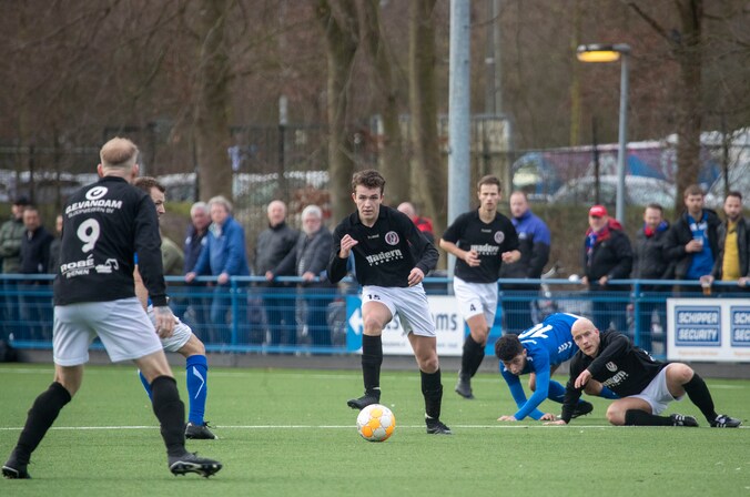 Regisseur Gijs van Roekel (16) grijpt zijn kans bij VVA | Sport | De ...