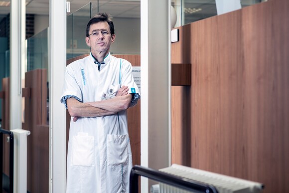 Verdriet in het verpleeghuis: 'Moeder overleefde corona, maar stierf ...