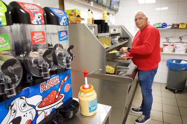 Na overval gaat de deur van Arnhemse snackbar ’t Beumertje in avond op ...