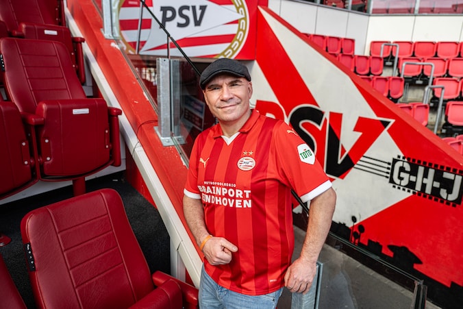 Bekende PSV-supporter en ‘knuffelbeer’ Eric Provaas (50) overleden ...