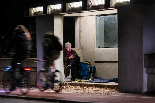 Jurist, nette kleding én toch dakloos: Gert Jan (60) ligt al weken in ...
