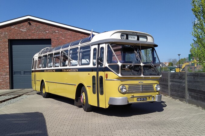 Historische busreis en stoomtrein tussen Winterswijk en Haaksbergen ...