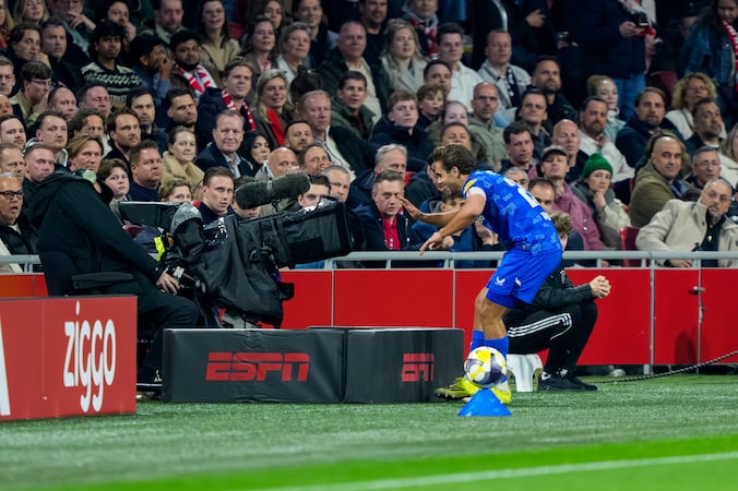 Als Bart van Rooij scoort in de Johan Cruijff Arena, gaan zijn ...