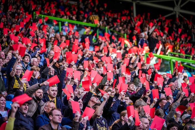 Van duizenden rode kaarten tot brieven naar Zeist: Vitesse-supporters ...
