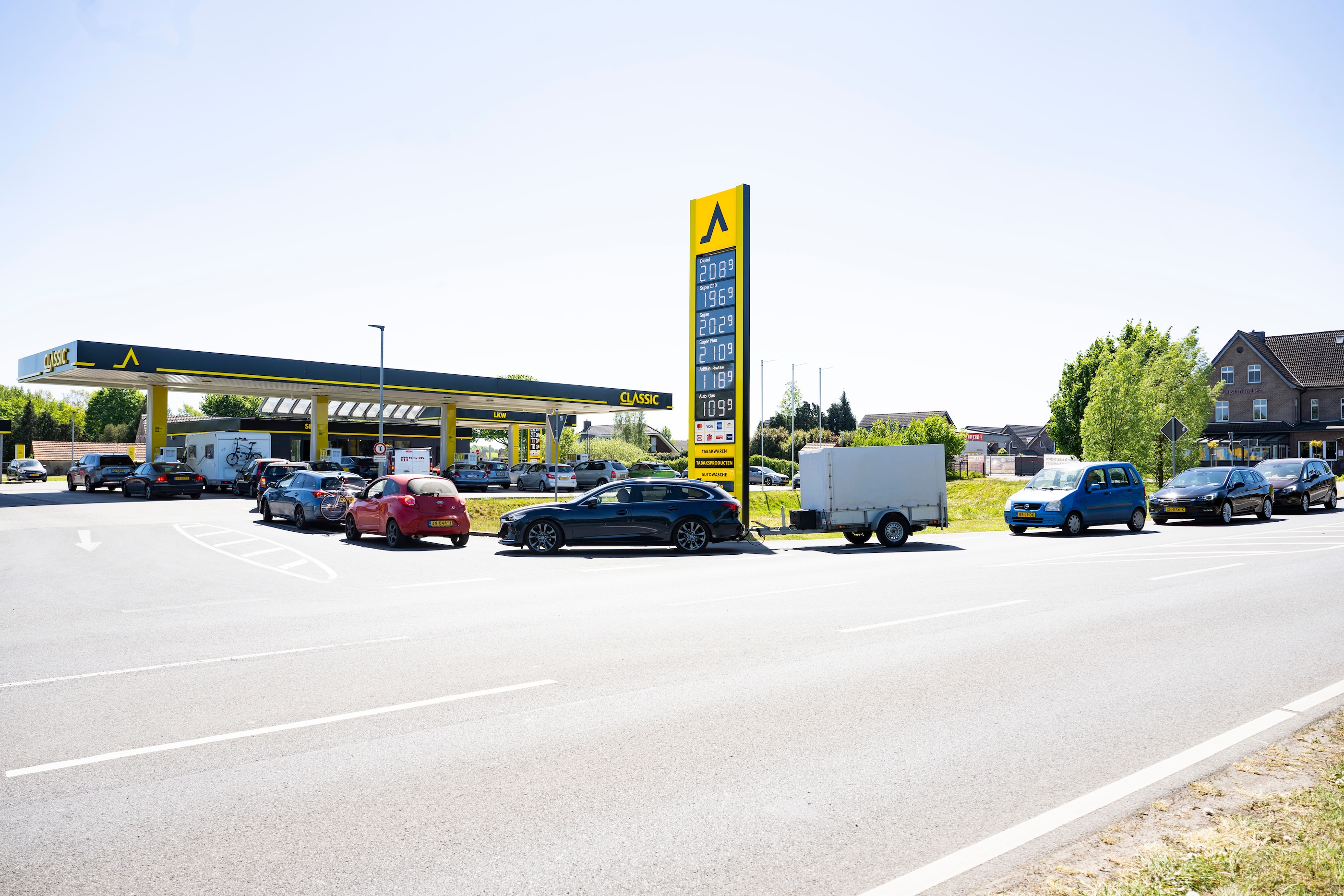 drukte-bij-tankstation-classic-in-kranenburg